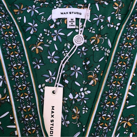 Max Studio Green Floral Print Short Sleeve V Neck Blouse Medium Tie Front Top - Picture 2 of 8